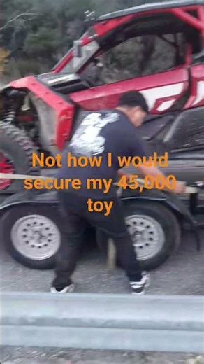 one strap in front doesn't seem to secure to me