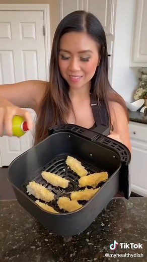 How to make Crispy Air Fryer Zucchini #tiktoktaughtme #airfryer #friedzucchini #learnontiktok #tiktokpartner