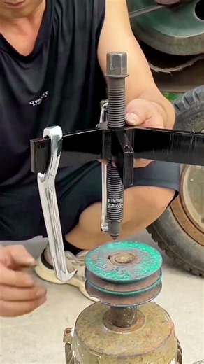 Multi Function Crossbeam Pulley Puller Tool Easy Bearing & Pulley Removal #shortsfeed #Pulley