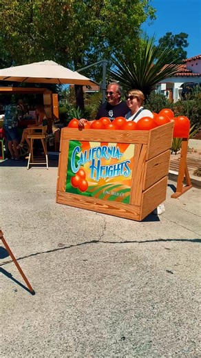 🎉 What an amazing day at the California Heights Block Party 2025! 💙 The streets at California & 37th were filled with 🌮 Roxanne’s tacos, food trucks, churro carts, 🎶 live music, arts, vendors, kids’ games, and plenty of family fun. From delicious eats to dancing in the street, Cal Heights showed what community is all about—neighbors coming together for good times in the Historic District. ✨🙌 #CalHeights #BlockParty2025 #LongBeachEvents #CommunityVibes #FamilyFun #GoodEats #Roxannes #Support