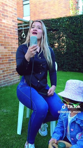 Un Ángel Llora - Annette Moreno | Música Triste