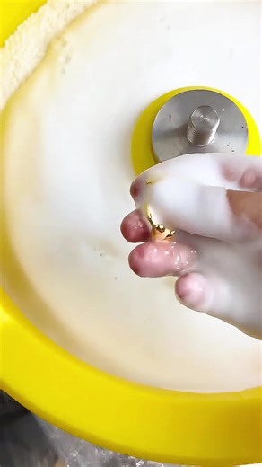 Vibratory Polishing Machine for Jewelry Manufacturing