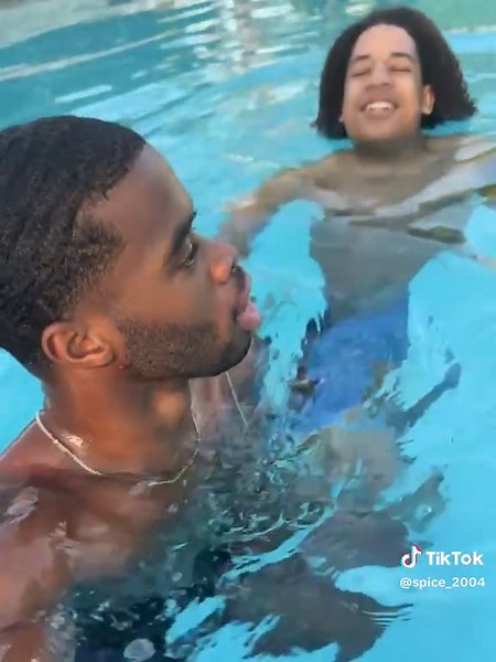 spice (@spice_2004)’s video of how to swim