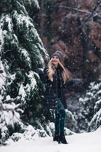 131K views · 2.1K reactions | Va-va-va-velvet: The secret to the happiest of holidays. Available in multiple colors. | SPANX | Facebook