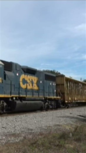 csx local going back to davis yard #train #trains #railway