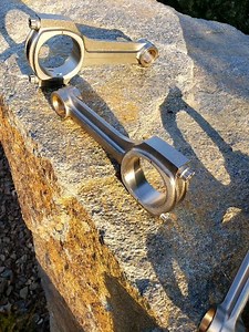 A better dragon engine. 🐉 Modernized 18rg A build with @18rgrt78 , 10.5 to 1 Titanium long rod 312 intake 308 exhaust 12.5mm lift 48mm ITB #abetterdragonengine #18rg #rossracingpistons #pauterrods #catcams #injectordynamics #redlineweber #horsepowerbygerolamy #itb #titaniumlongrod18rg | Brian Yates