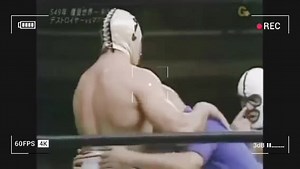 The Destroyer llegó a tener una fuerte rivalidad con el Luchador mexicano Mil Máscaras a finales de la década de 1970. Sus combates fueron muy duros, empataron en tres ocasiones al llegar al límite de tiempo. 🇲🇽 💥✌️🇺🇲 🏆 ⛩️ The Destroyer came to have a strong rivalry with the Mexican fighter thousand masks at the end of the 1970s. His fighting were very hard, tied three times when he arrived at the time limit. 🇺🇲 💥 ✌️ 🇲🇽 🏆⛩️ 🎏 #MilMascaras #Official #merchandising #TheManOfAThousandM