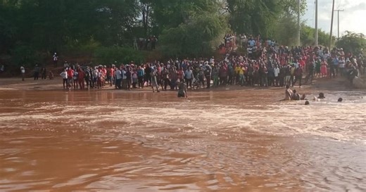 At least 23 die when bus heading to wedding swept into river in Kenya | Africanews