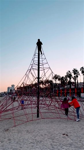 European Diary - Page 11 | An evening in Barcelona | Travel Spain #livingeurope #travelworld