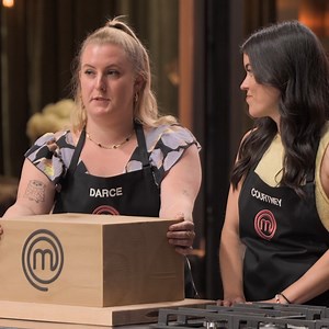 Had to start the pressure test off with a stress reliever. 😂 📺: #MasterChef on Hulu | Food Club FOX