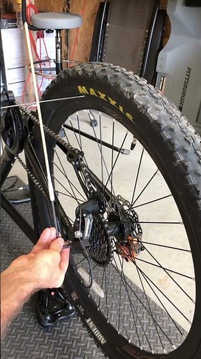 HACK IT: Simple improvised derailleur alignment tool