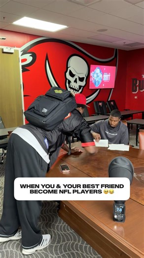 Rueben Bain Jr. & Keionte Scott really made their childhood dreams come true 👏 #bestfriend #nfl