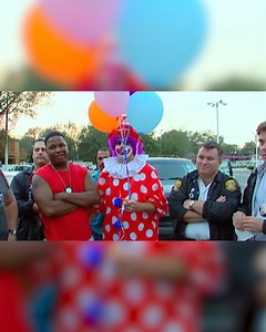 1M views · 16K reactions | Tampa Bay officers run an undercover sting where an officer disguised as a clown helps catch two suspects offering services in exchange for money. Originally aired in 2002 Featuring: The Tampa Police Department: https://www.tampa.gov/police | COPS | Facebook