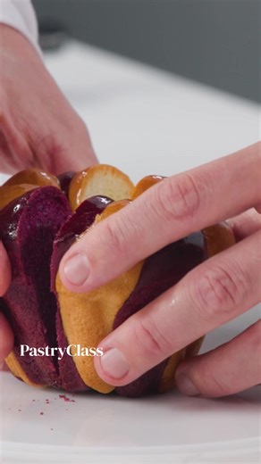 🧨 Online PastryClass x Johan Martin changed the perception of Viennoiserie in the pastry world, and now he's bringing this change to your kitchen! In his first-ever online class 🌿 watch now at pastryclass.com (link in bio) #pastrychef #viennoiserie #johanmartin #pastryart #brioche #croissant