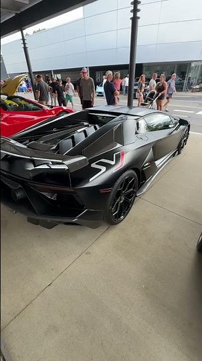 Side View - Lamborghini Aventador SVJ