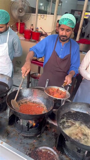 Tasty Karahi Street Food 🥩🔥 | Desi Chicken & Beef Karahi | Street Style Cooking in Pakistan 😋