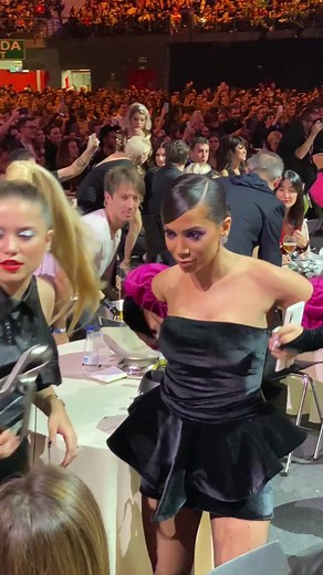 Anitta bailando en Los40 Music Awards 2019 @Anitta #anitta