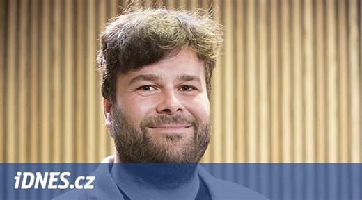 Modrý med a termosolární úly. Včelařství je zanedbaný obor, říká Josef Kölbl - iDNES.cz