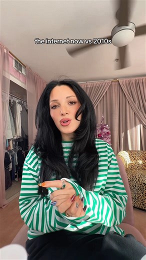 𝐍𝐈𝐊𝐈 𝐃𝐄𝐌𝐀𝐑 on Instagram: "Getting real since I haven’t heard anyone talk about this 👀 products! bronzer: @charlottetilbury & @benefitcosmetics eyeshadow: @makeupbymario mascara: @toofaced lips: @maccosmetics freckles: @unicosbeauty"