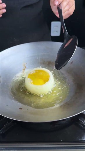 Onion stuffed with egg.