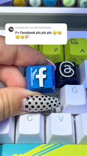 Printing F for Facebook Logo! Then Drawing on my keyboard!‪@facebook862‬ #keyboard #logo #diy