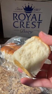 Looking for the fluffiest dinner rolls around? 🥖✨ Look no further! Delicias Dinner Rolls are baked to perfection—soft, buttery, and the perfect addition to any meal. Add them to your next delivery and make every dinner a little more delicious. 🍽️ #RoyalCrestDairy #FreshBread #ColoradoProud #DinnerDoneRight | Royal Crest Dairy