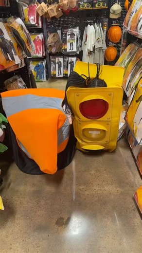 WE control the traffic #traffic #target #trafficlight