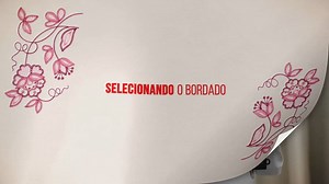 A bordadeira possui 200 desenhos de bordados e você ainda pode adicionar bordados personalizados, através do pen drive da máquina. ;) | Singer Brasil