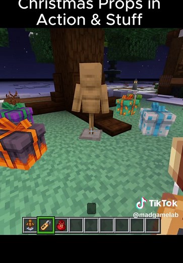 Festive Christmas Props for Minecraft Builds