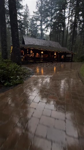 Silver Falls State Park is known for being the only state park in the Pacific Northwest with a coffee shop right on site. | Oregons Best