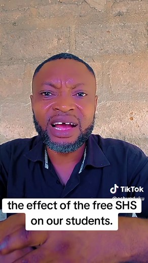 how can a student with good results from secondary school can't spell some simple words? for God and country 🇬🇭🇬🇭🇬🇭