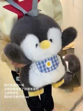 Let me go to school with my best friend's little penguin backpack