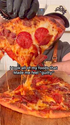 Kyle Smith on Instagram: "✅ drop me a ❤️ and a “ time for a Change” ,m I give out 5 free meal prepped ebooks per week for one of you in the comments How I Lost 80 Pounds by Eating My Favorite Foods I started this journey for myself. At 34 years old, nearly 280lbs, and facing heart disease and diabetes in my future, I knew I had to change. I couldn’t keep living this way and risk not being the active, present father I wanted to be for my two young boys. The future was staring me down, and I had n