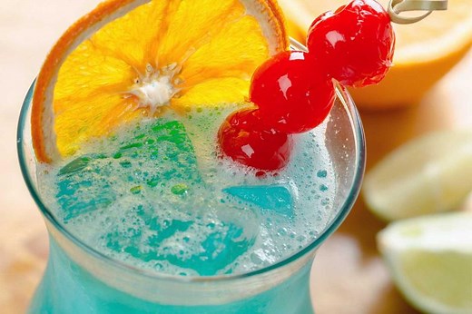 Blue Lagoon Cocktail That Makes a Splash | LoveToKnow