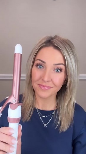 Different Curling Iron Techniques for Beautiful Waves