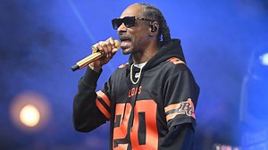 Snoop Dogg is halftime act for Christmas Netflix NFL games. How to watch