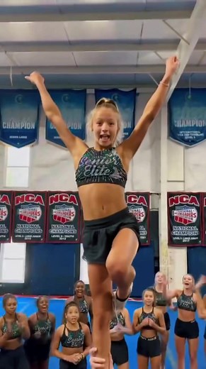 Cheerleading Queen Fight For World Peace