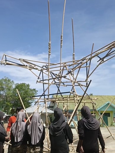 Pesona Gapura Tongkonan: Latihan dan Tempur