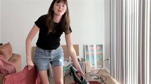 Woman rescues Oscars red carpet from bin and turns it into rug for her flat | LBC