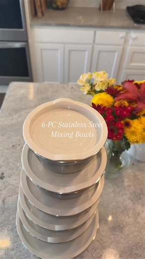 ✨ 6-in-1 Stainless Steel Mixing Bowl Set! Perfect for prepping, storing & grating — all in one🫜🍋 Link in bio & follow for more 🔗 #kitchentool #homeessentials #mixingbowls #cookwithstyle #kitchenorganization #amazonfinds #kitchenmusthaves | easyazdeals