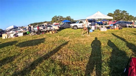 Check out my website: https://www.daveskitchenmarket.com For business inquiries: dave@thestation.io This is the best accounting software for resellers: https://www.myresellergenie.com/?ref=adhdave Save 25% on your first month of Vendoo - https://vendoo.co/register?via=ADHDaveFlips-YT10 Sign up for whatnot using my link: https://whatnot.com/invite/adhdave | ADHDave