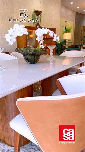 ✨ Mesa de Comedor Curve ✨ Diseño que enamora a primera vista. Su tapa de vidrio resalta la belleza de su base, elegante y sofisticada, convirtiéndola en la protagonista de cualquier ambiente. Ideal para quienes buscan un comedor que refleje estilo, calidad y buen gusto. Descúbrela en BelaCasa Design y transforma tus reuniones en experiencias únicas. 🖤 🚚💨𝐄𝐧𝐯í𝐨𝐬 𝐚 𝐓𝐨𝐝𝐚 𝐁𝐨𝐥𝐢𝐯𝐢𝐚 📍 Casa Design Center Avenida Busch y 3er Anillo Interno Bloque M-7 📲 62335641 - 76339080 🕦Lunes a V