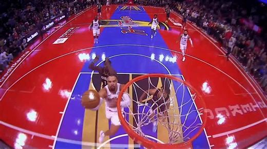 Zion Williamson with the block