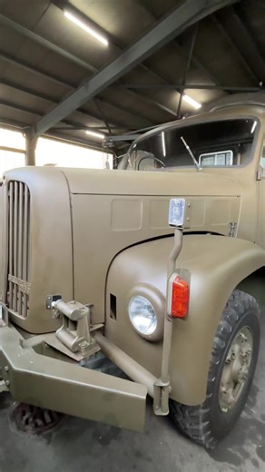 #saurer #saurertruck #routiersuisse #🇨🇭 #oldschool #swissmade #berna #suisse #schweiz #lkw #truck #camion #swissarmy #goingstyle🚨 #v8 #Saurer2DM #2DM