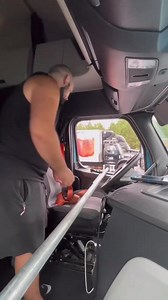 3.7M views · 5.7K reactions | SKETCHY AREA! BUSTED WINDOW 勞勞 | Stan Kretsu | Facebook