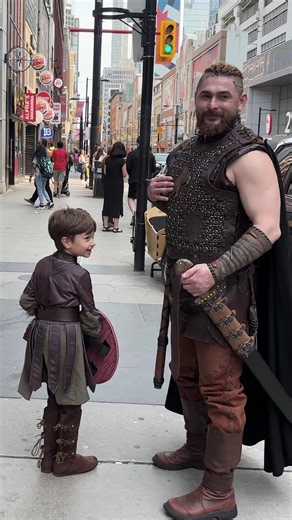 Ragnar Lothbrok and Son Viking Walking in Public Cam:@the_heydarzade #cosplay #fashion #foryoupage❤️❤️ #foryou