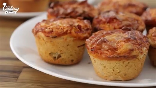 How a batch of winter pizza muffins went viral before Santa could take a bite