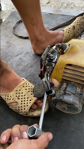 Adjust carburetor for brushcutter #automobile #stihl #diy #tools #repair #engineering #technology