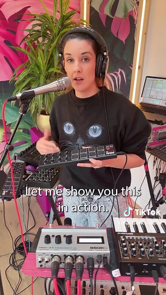 Little Midi Pitch envelope I do in my @ableton live set 🎛️🎹🎤🙏 let me know how you guys change sample patches on external midi controllers? Would love to know 💜 #electronicmusic #abletontips #abletonlive #electronicshow #abletontutorial #musicproducertiktok #producertok