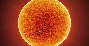 Photographer's 400-Megapixel Image of the Sun is Made up of 100K Photos